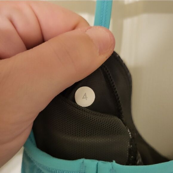 Lululemon roll out teal Bali Breeze workout top w/built in bra - Picture 10 of 12